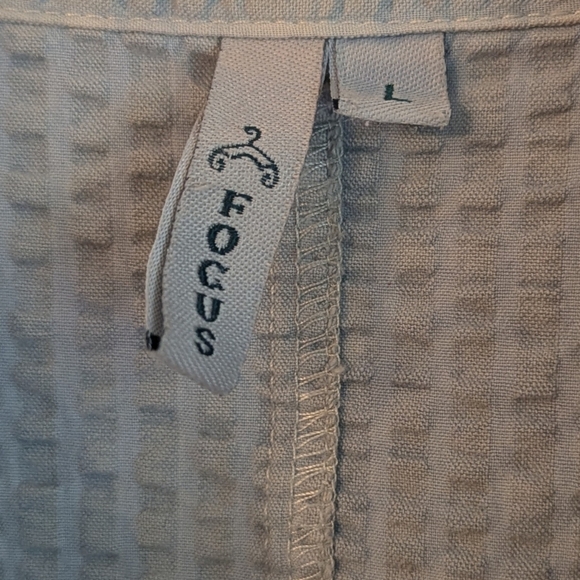 Focus Linen Blend Women's 3/4 Sleeve Button Up Top Large Light Blue Crinkle GUC - Picture 3 of 6